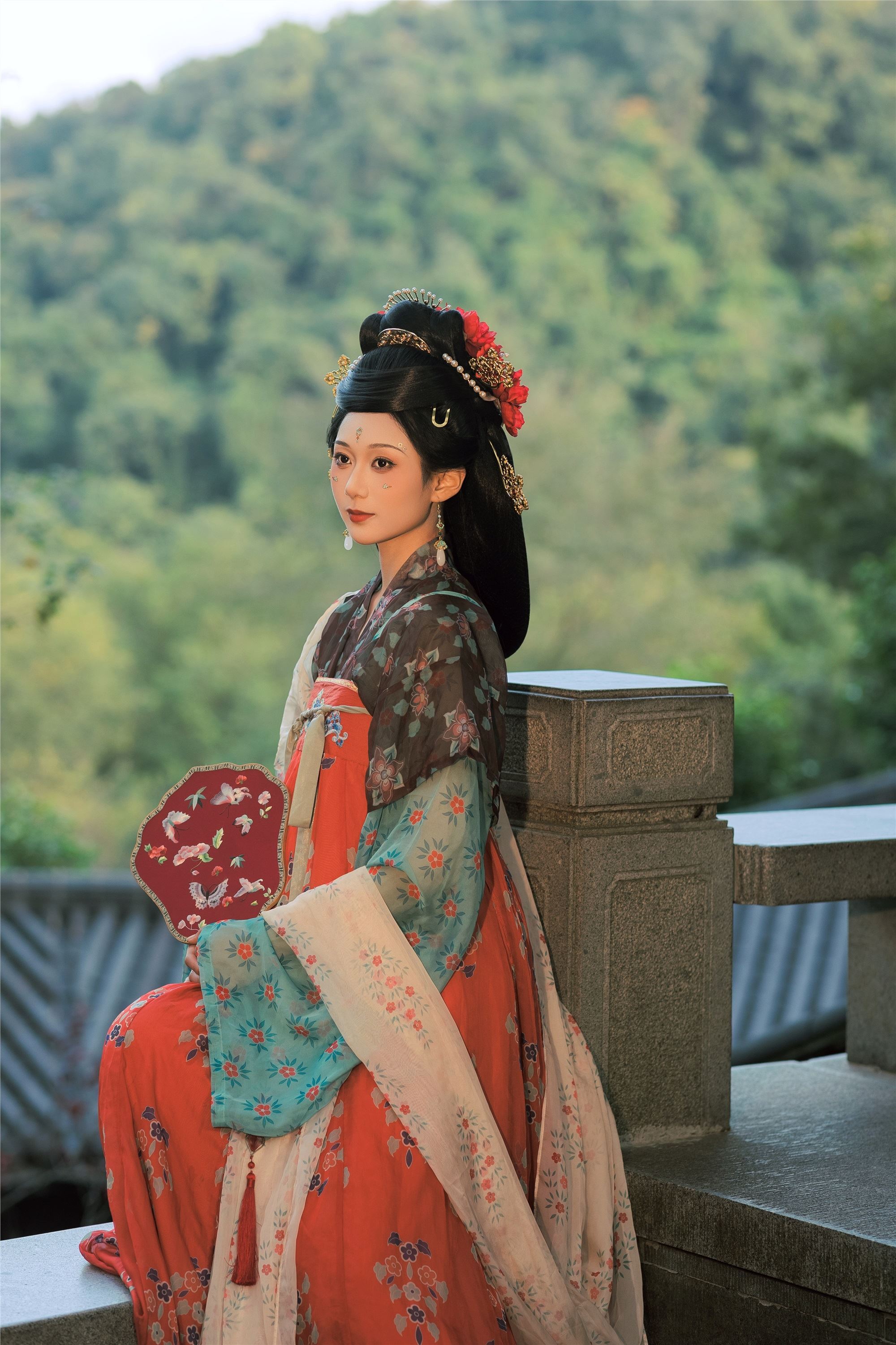 YITUYU艺图语 2025.01.12 山寺踏秋 郑钰熙